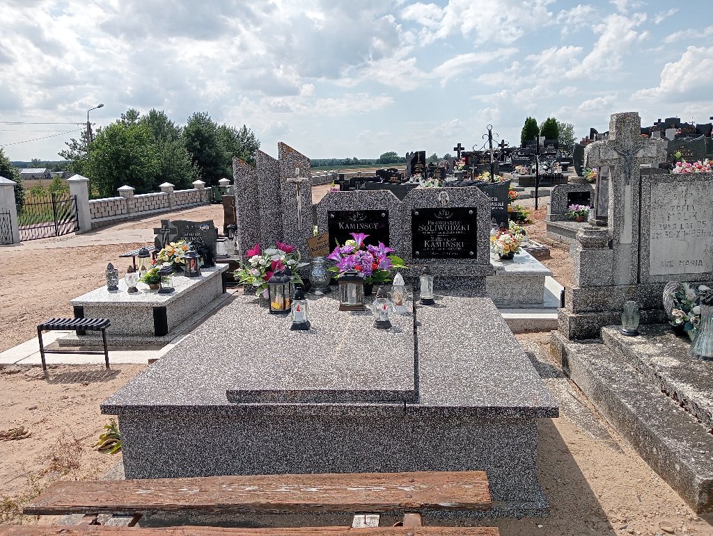 Grób Mirosław Kamiński