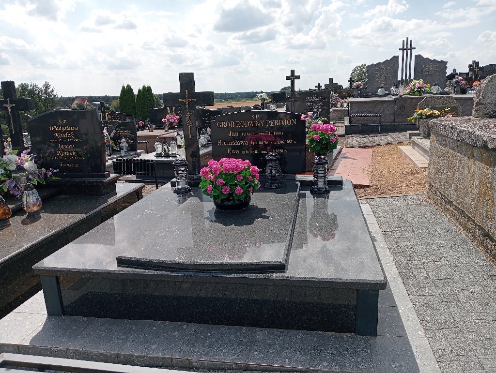 Grób Mirosław Perdjon